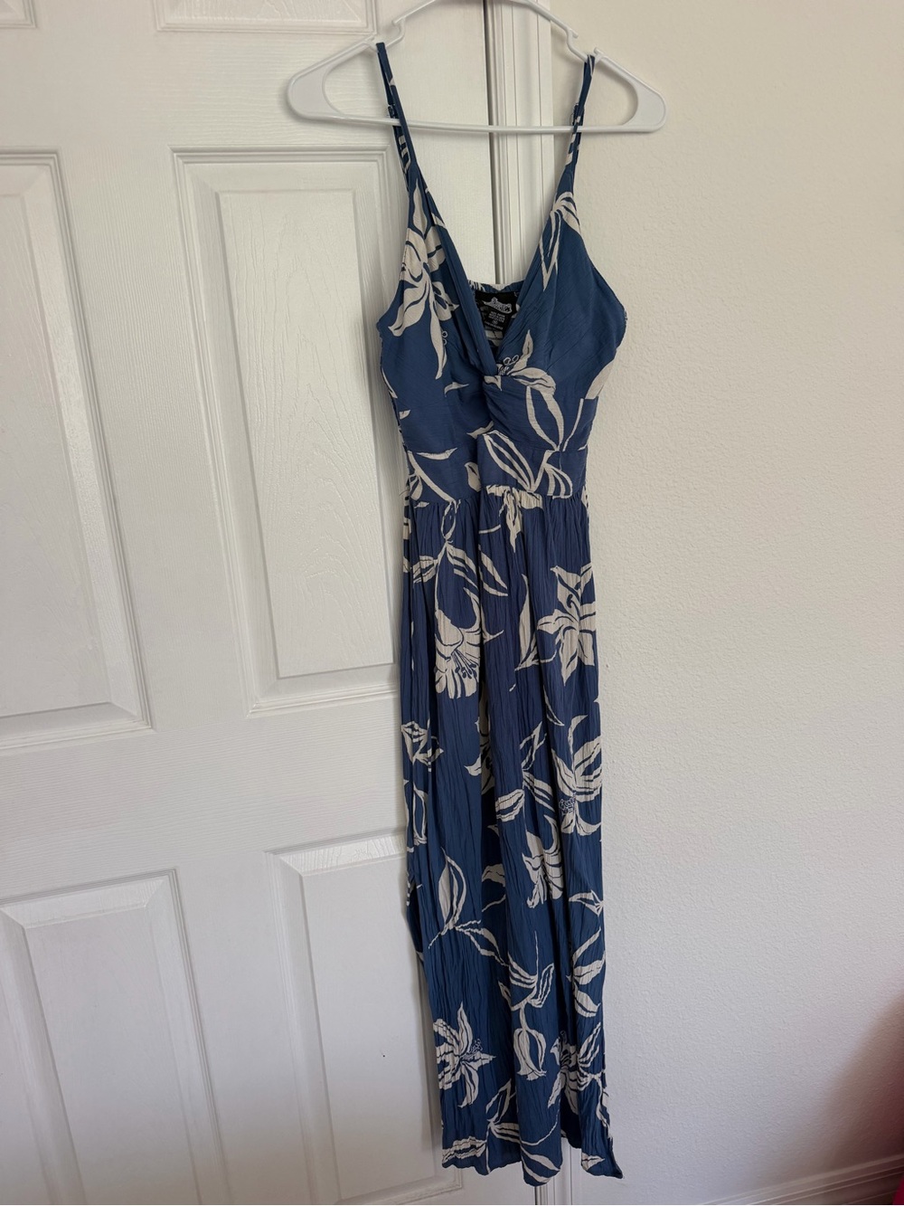 Angie Boho Blue White Tropical Floral Twist Front Lace Up Open Back Midi Dress M